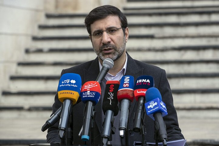 伊媒:伊朗宪法监护委员会批准从国家货币里亚尔中“去掉4个零”的计划